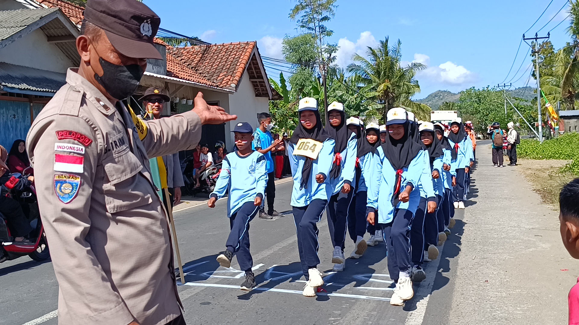 LOMBA GERAK JALAN TINGKAT KECAMATAN SEKOTONG
