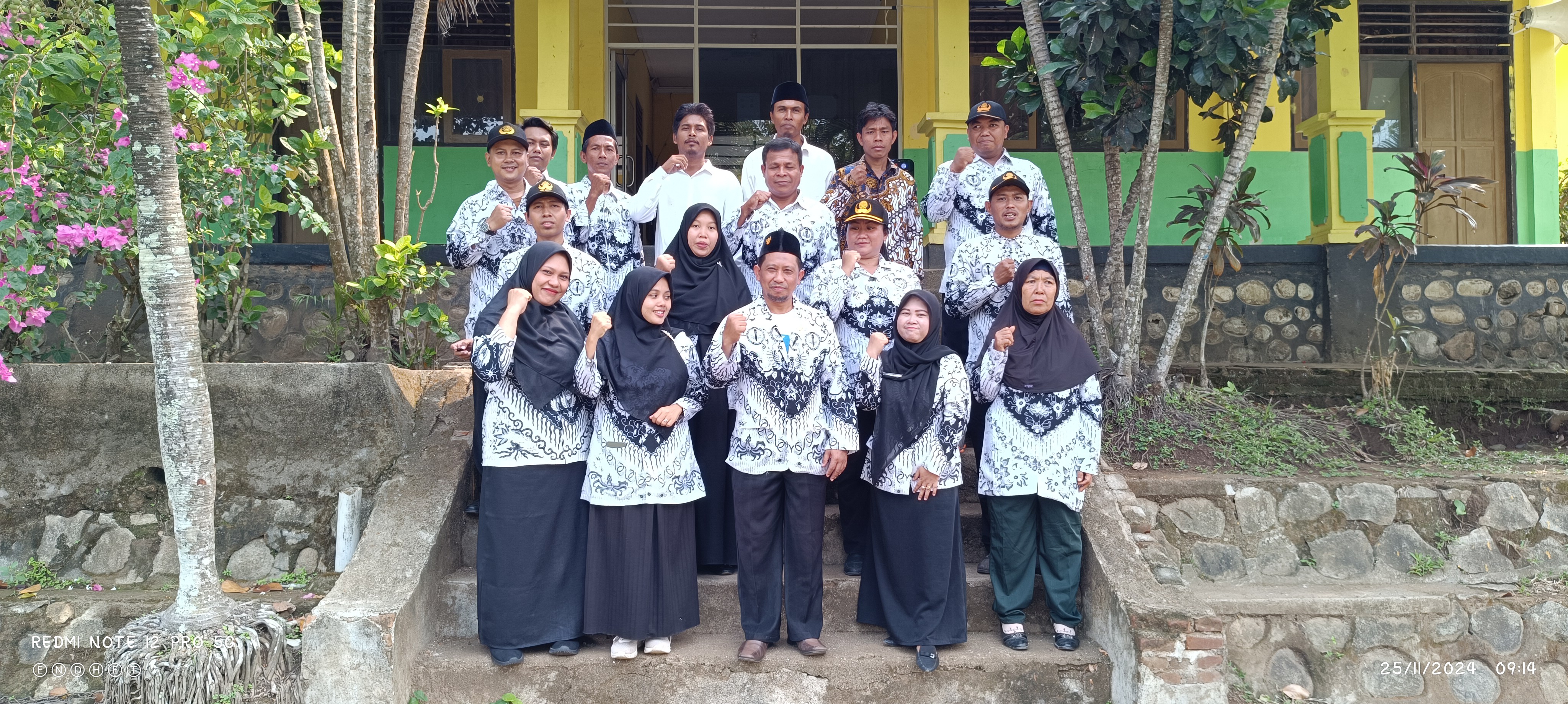 PERAYAAN HUT PGRI KE 79 DAN HARI GURU NASIONAL TAHUN 2024